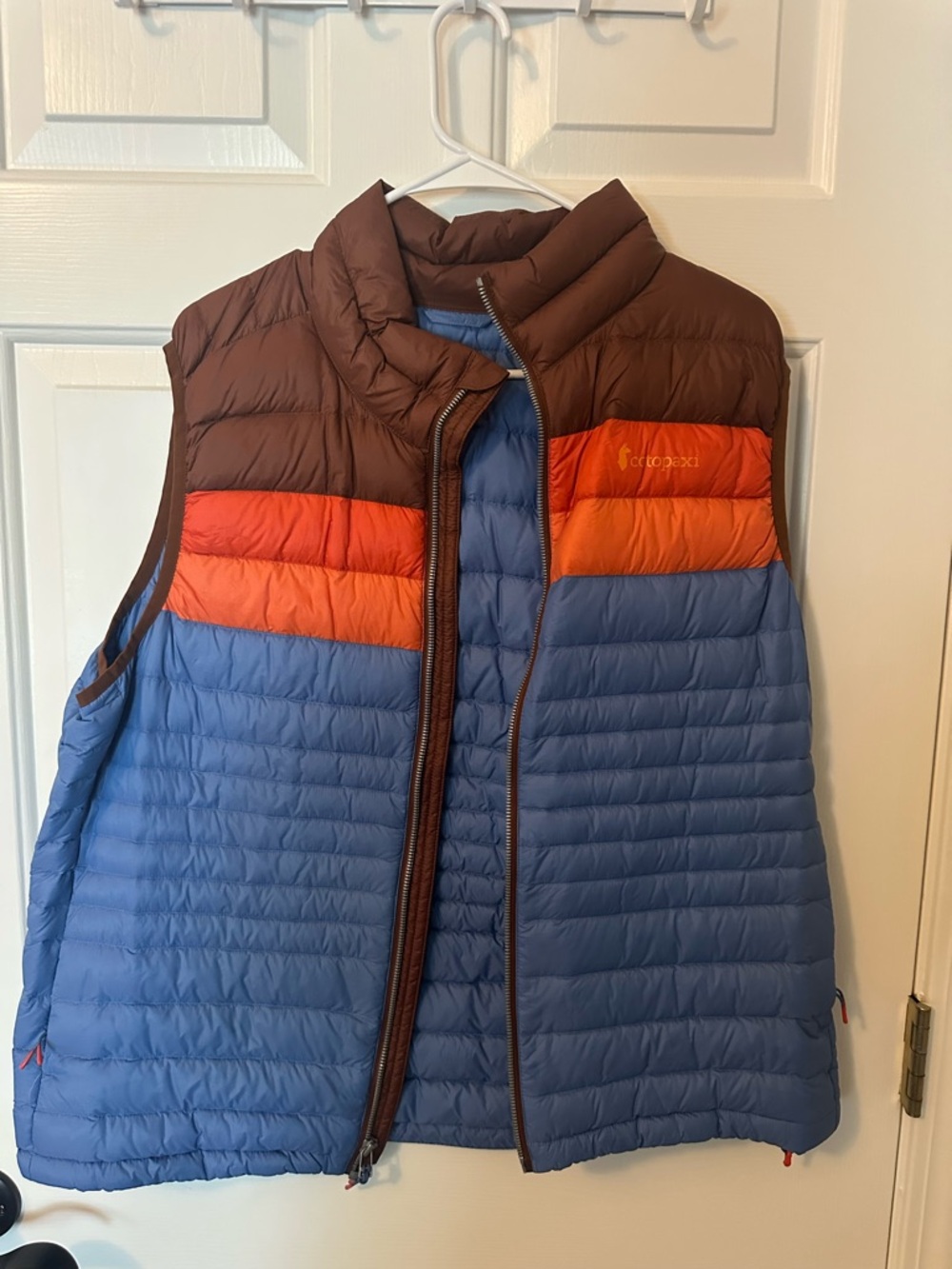 Cotopaxi Colorblock Down Vest in Blue, Orange & Brown women’s XL